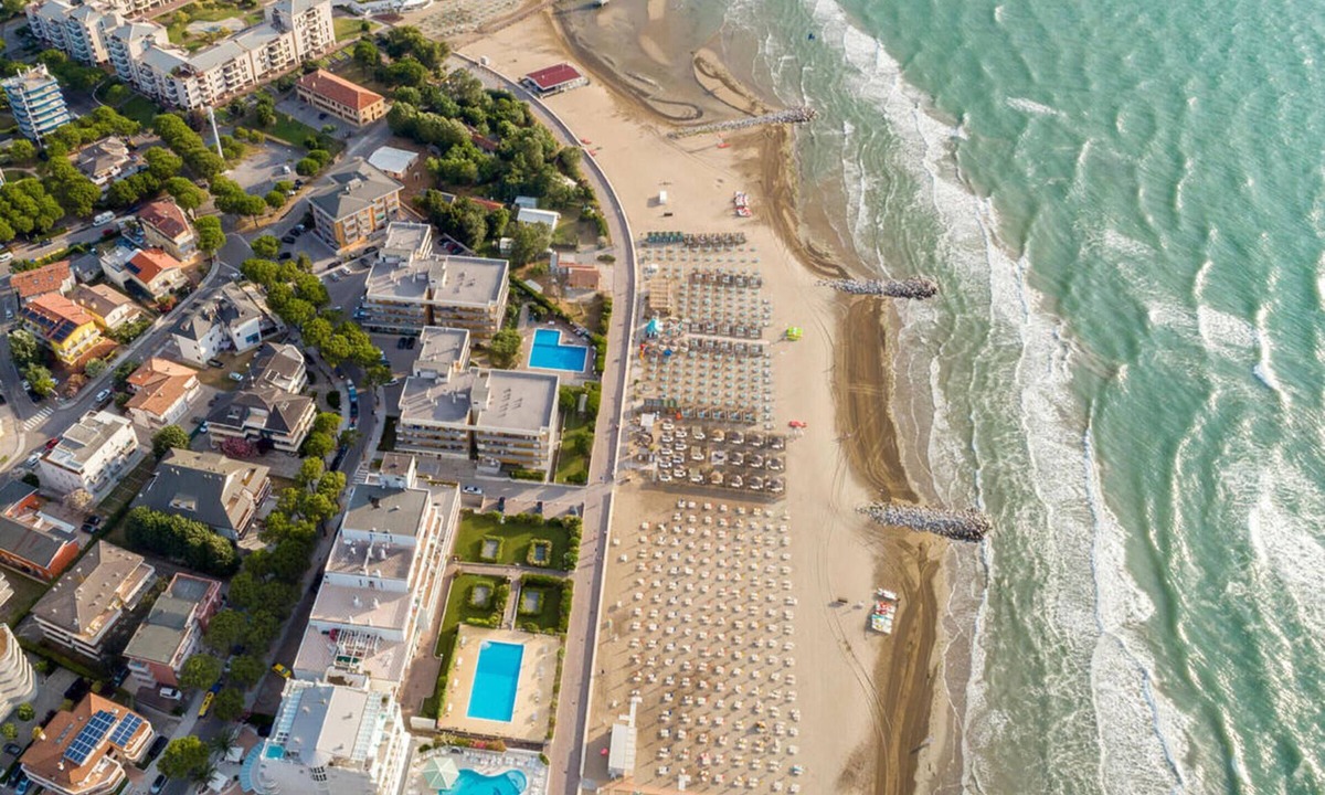 Lignano Sabbiadoro Apartment | Seafront Functional Studio