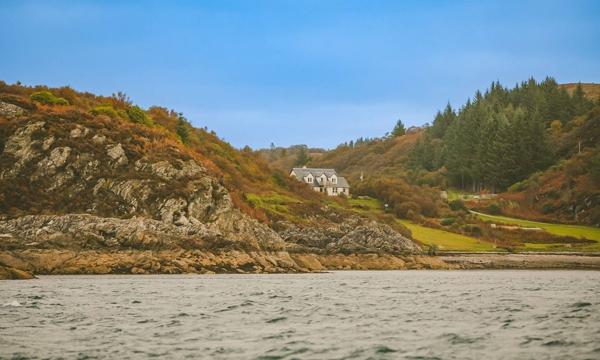 Tighnabruaich Villa | Seal Bay Cottage - Four Bedroom Villa, Sleeps 8