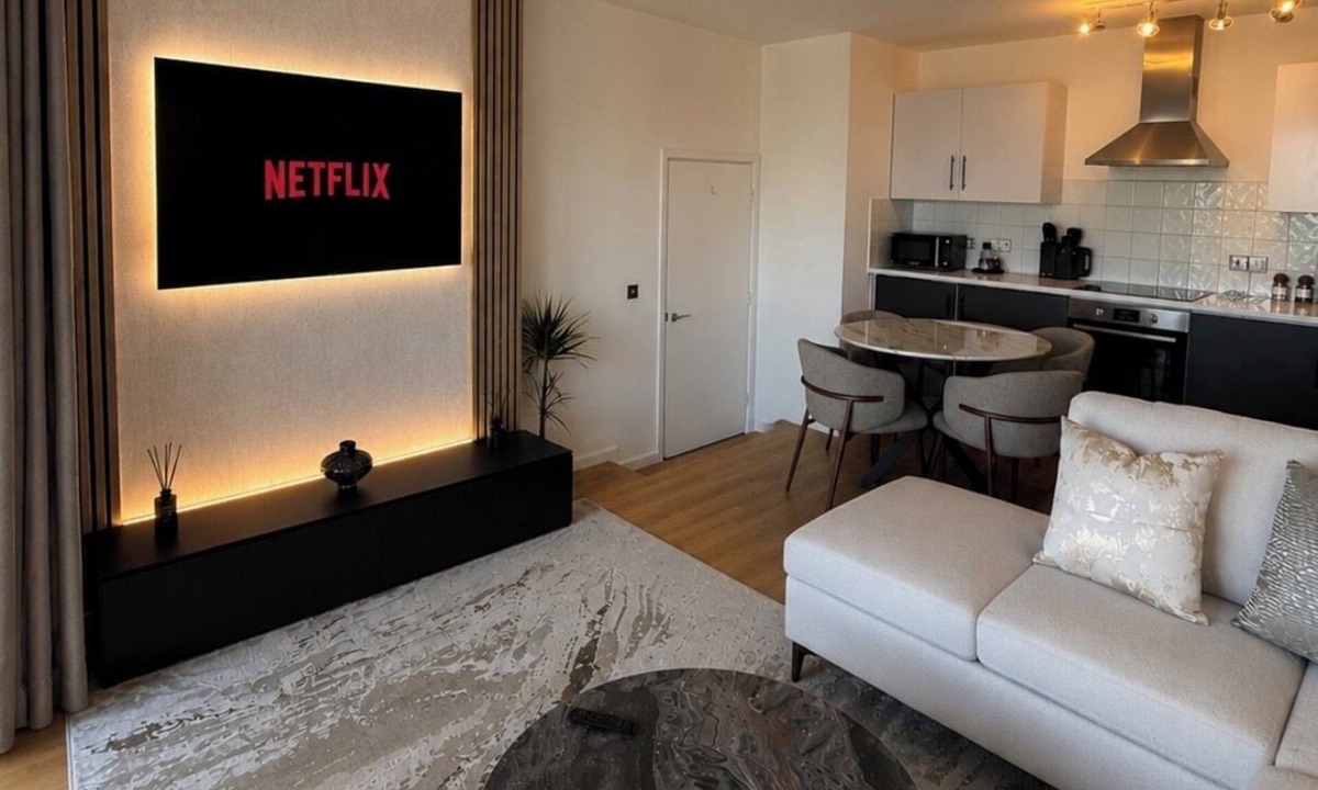 Woolwich Riverside Apartment | Selene | Chic 2BR Near Canary Wharf with Parking & Concierge