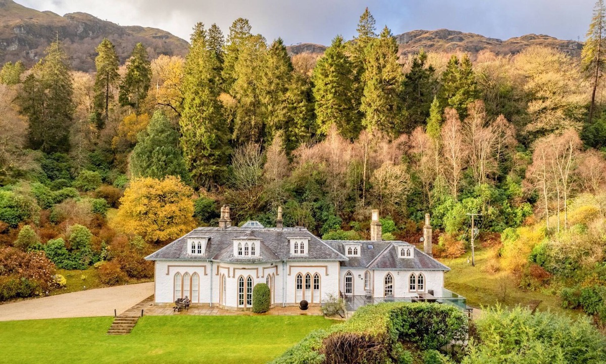Arrochar Villa | Sequoia House - Nine Bedroom Villa, Sleeps 19