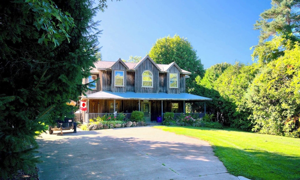 Dashwood Cottage | Serenade Cottage – Your Lakeside Getaway on Lake Huron
