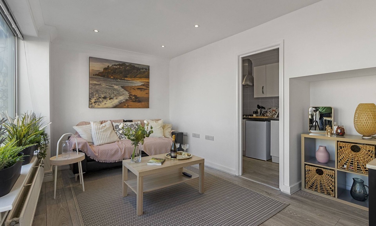 Shaldon Cottage | Shaldon Bridge Retreat, a stylish and characterful one-bedroom duplex conversion