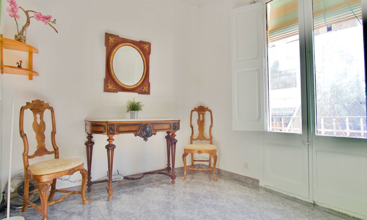 el Camp d'en Grassot i Gracia Nova Apartment | Silent flat in Gracia minutes 10 minutes walking from Sagrada Familia!