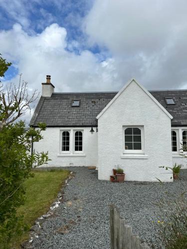 Suladale House | Skye Cottage - Vegan and Eco