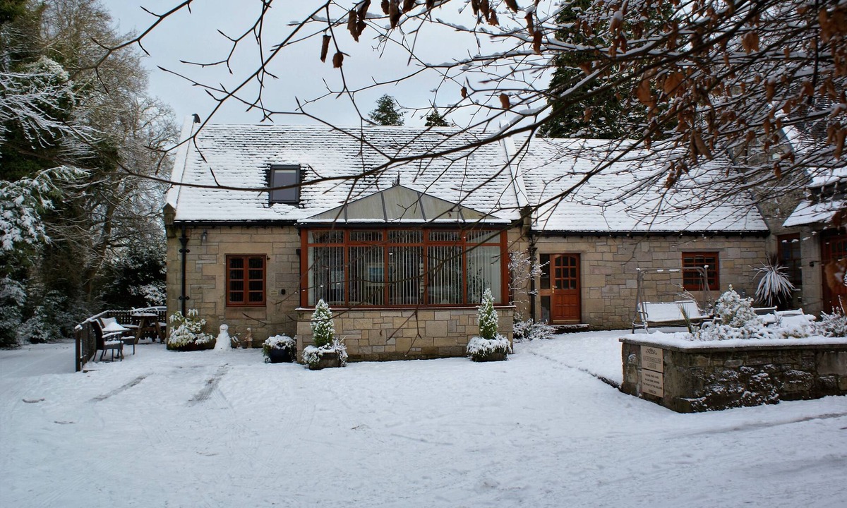 Arden Cottage | Smiddy Lodge - Sleeps 2 - sleeps 2 guests in 1 bedroom