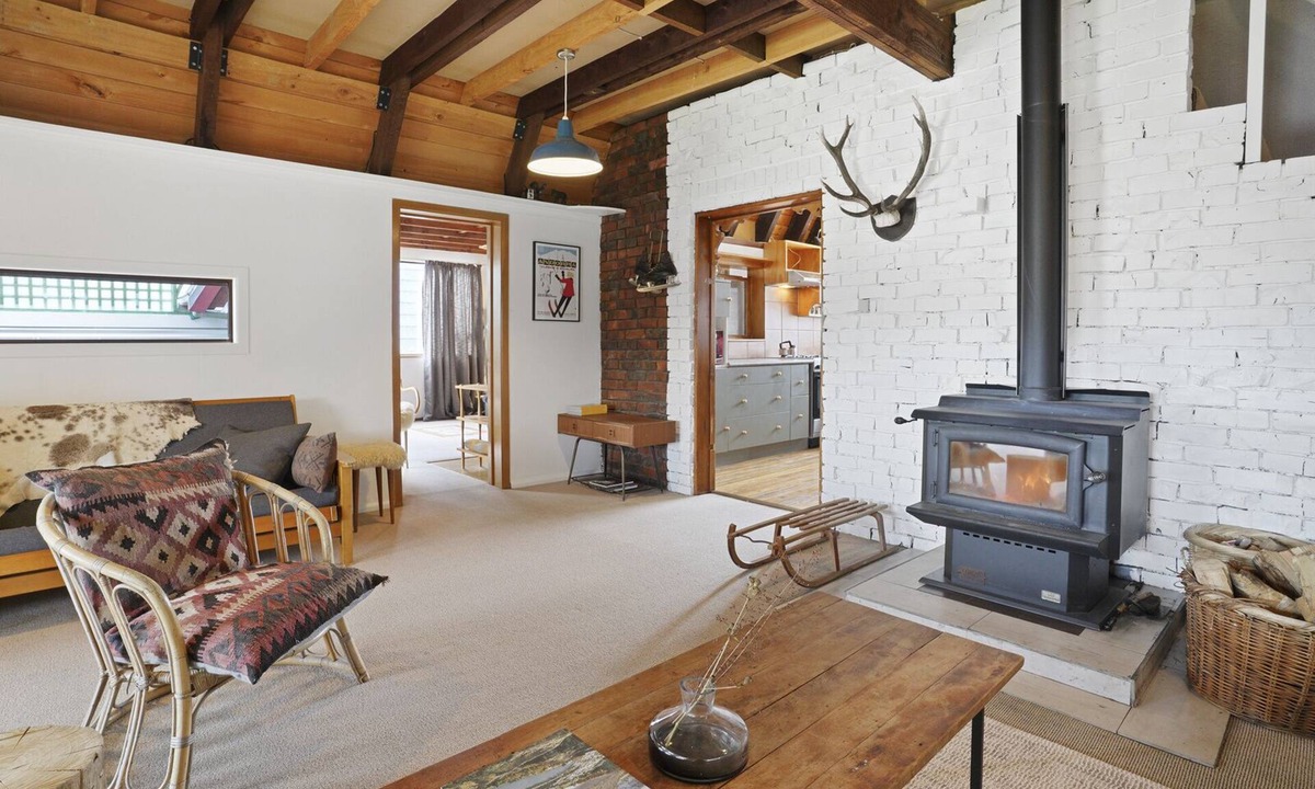 Fairlie House | Snow Chalet - Fairlie Holiday Home
