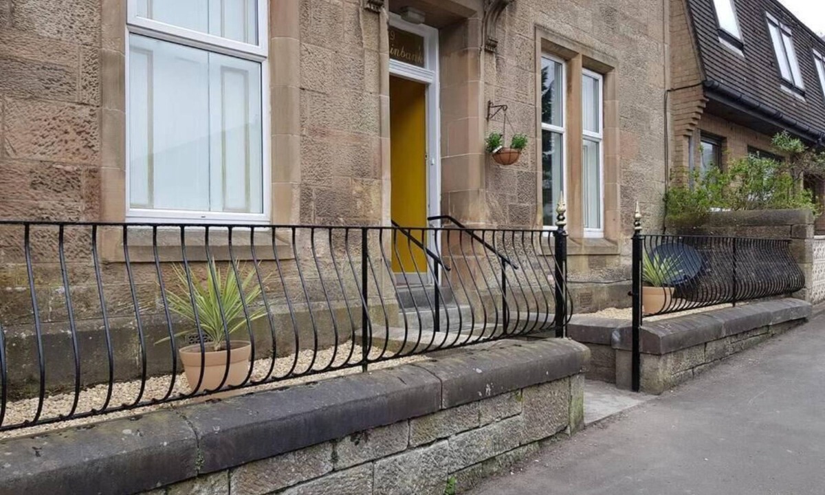 Helensburgh Apartment | Snug - Fountain Bank Apartment
