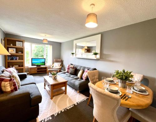 Springburn Apartment | Spacious 2 Bed-Flat in Glasgow City - Free Parking
