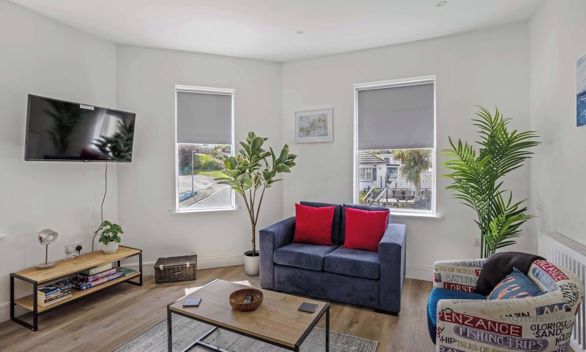 Saltash Apartment | Spacious 2 Bedroom Apartment in Saltash