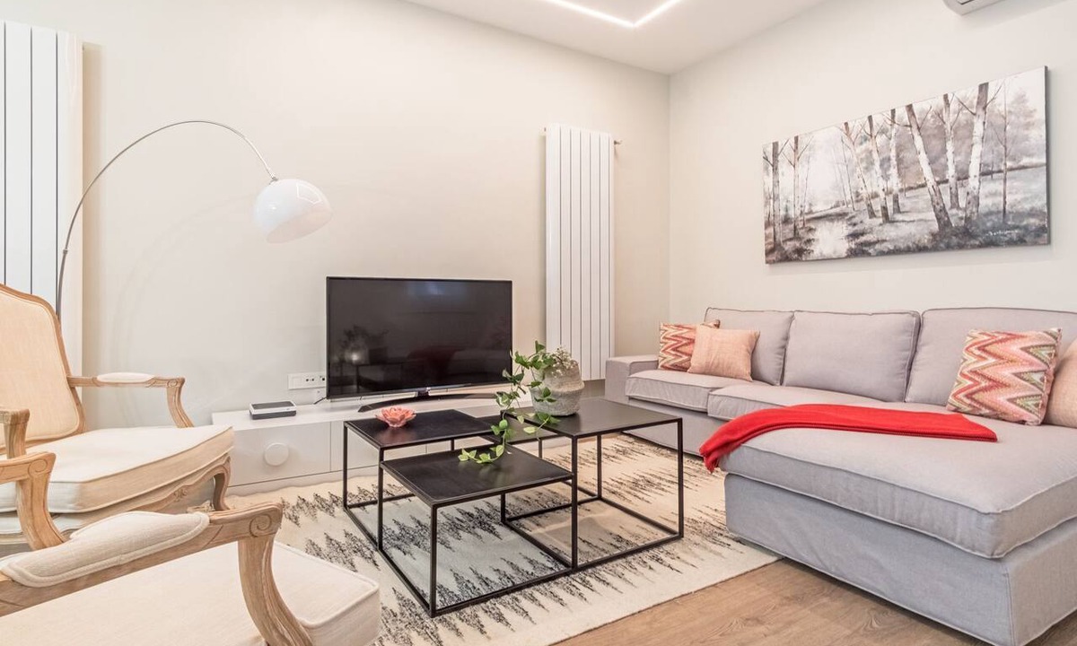 Justicia Apartment | Spacious 3-Bed Apartment in Chueca, Madrid