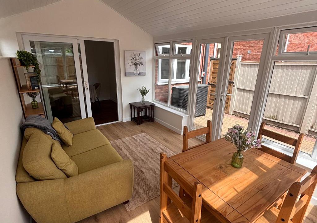 Westonzoyland House | Spacious 4 Bedroom Contractor House, Bridgwater