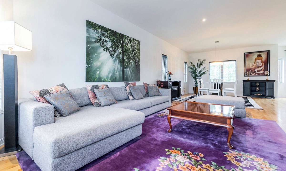 Brossard Apartment | Spacious 4BR King Bed Free Parking