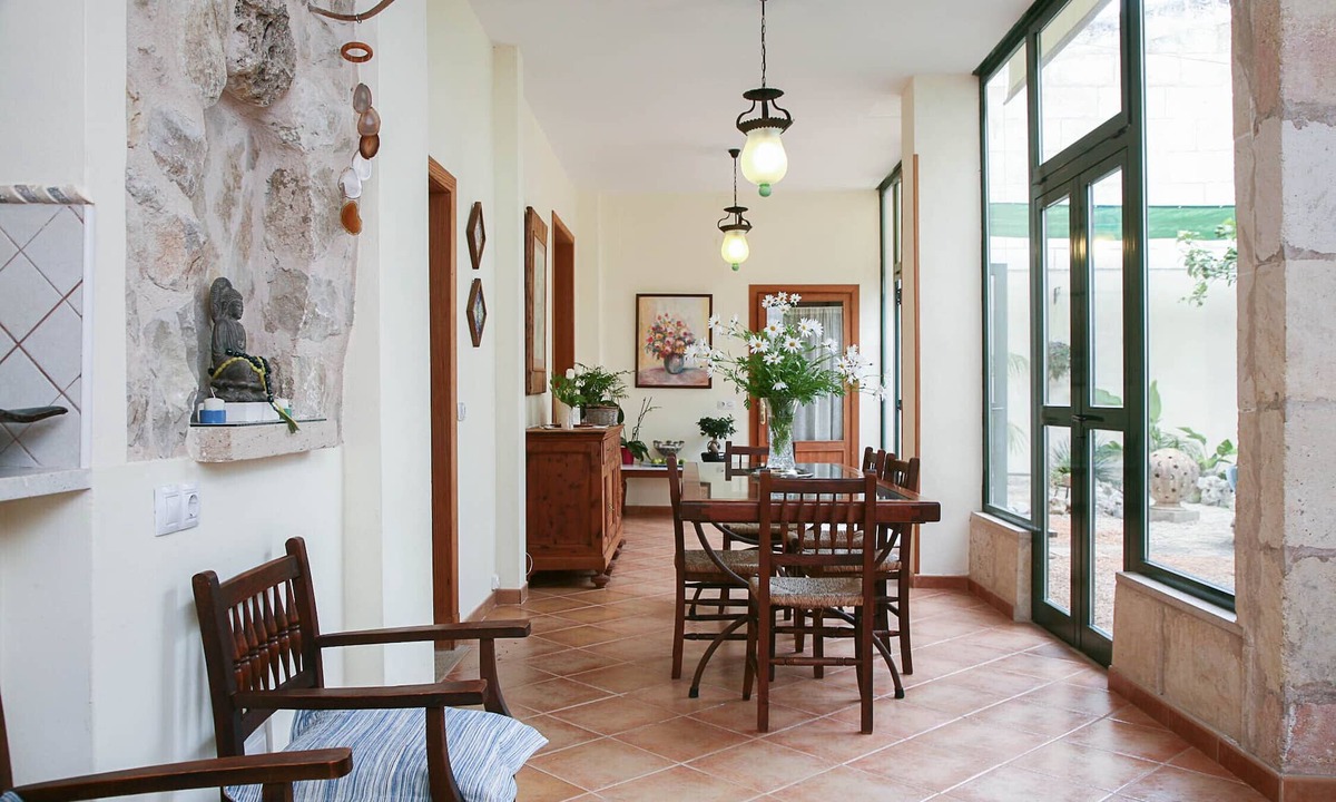 Sa Pobla House | Special offer in May. Family house with free wifi, with interior patio