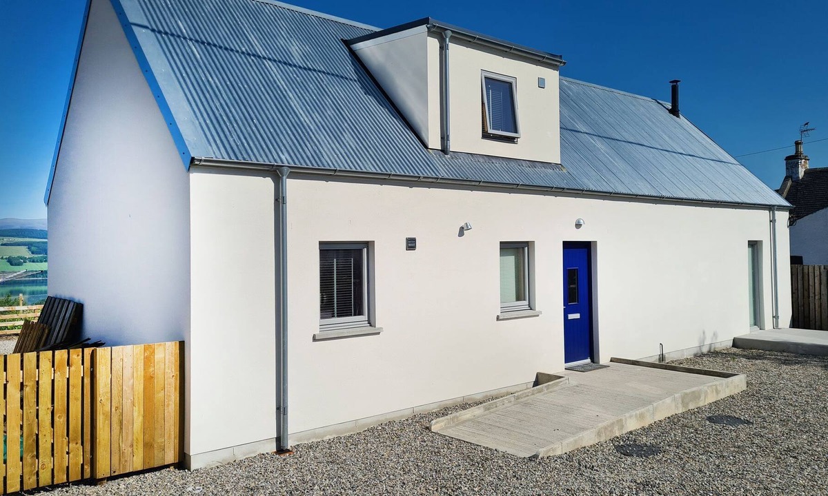 Culbokie House | Spectacular views of Ben Wyvis and the Cromarty Firth
