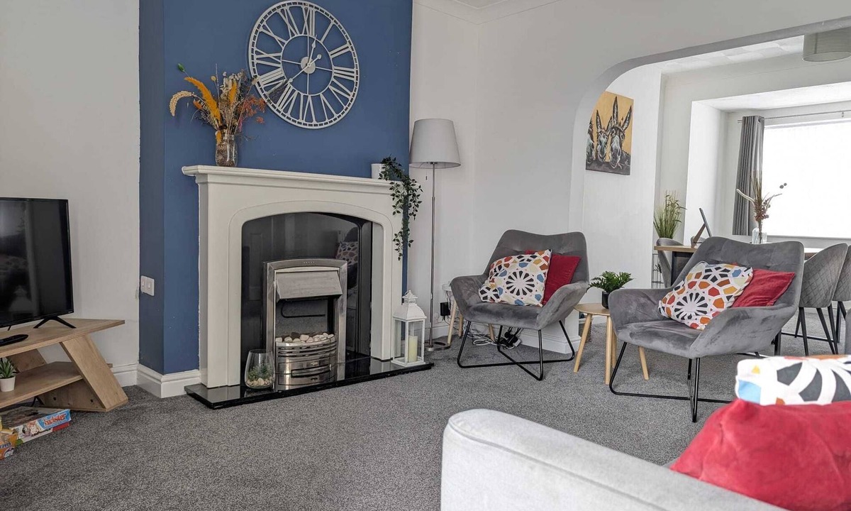 Doncaster House | St Johns Hse-Contractors-Free Parking-Wifi-Kitchen-Dog Friendly-Mid-Term Stays
