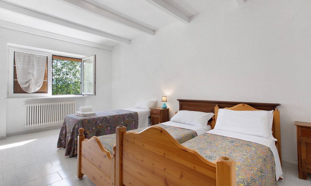 Aymavilles Apartment | 'Standard Two-Room Apartment' with Mountain View, Shared Terrace and Wi-Fi
