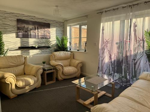 Fishlake Apartment | Stony Apartment House