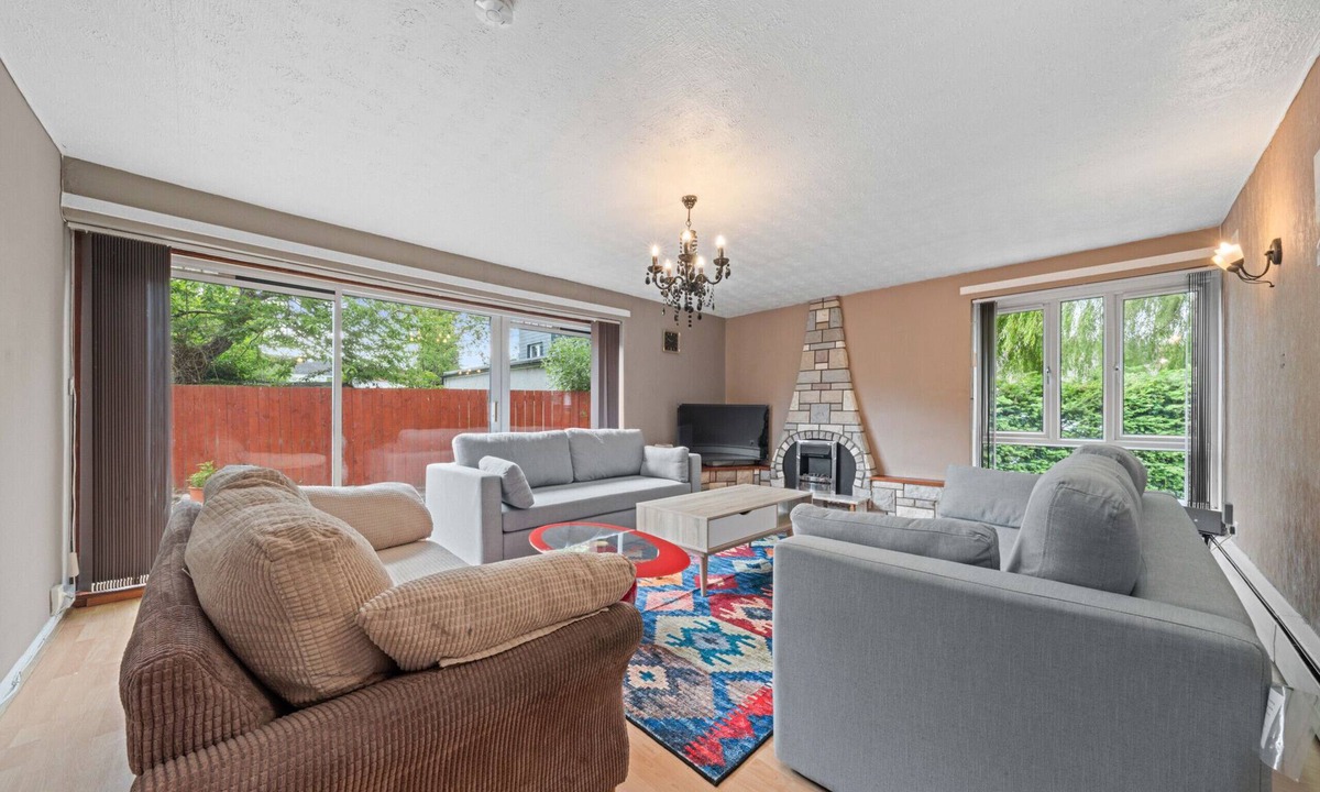 Barnton Ski Chalet | Strathalmond 4 Bedroom House - Edinburgh