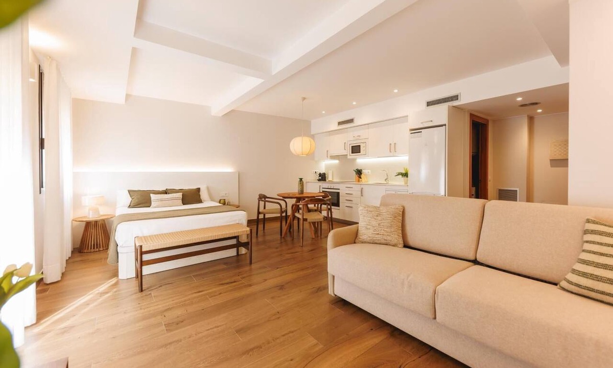 Barri Vell Apartment | Studio Rei Martí - Holiday Apartment Rental Girona | Bravissimo