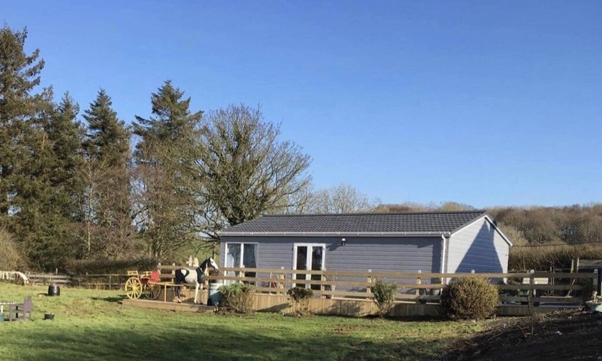 Kirkmichael Cottage | Stunning 2-Bed Cottage Countryside outside Ayr