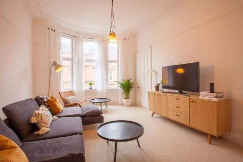 Kelvinbridge Apartment | Stunning 2 bed property in heart of West End