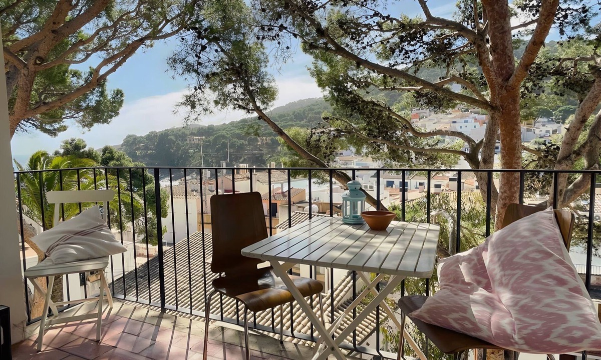 Tamariu Apartment | Stunning & Intimate views. Terrace + Rooftop. Wifi