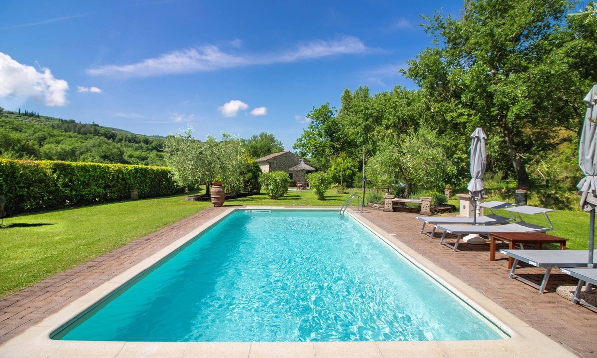 Polvano Villa | Stunning private villa for 4 people with A/C, WIFI, private pool and TV, close to Cortona