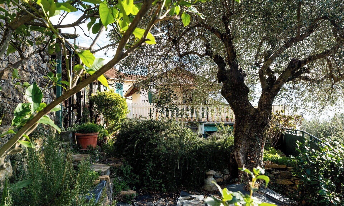 Borganzo House | Stunning private villa for 4 guests with WIFI, A/C, terrace and pets allowed