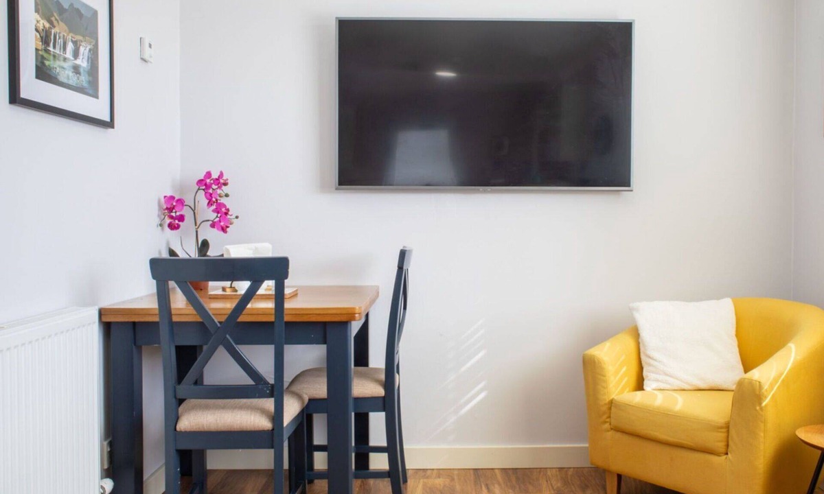 Suladale House | Stunning private villa for 4 people with WIFI, TV, patio and panoramic view