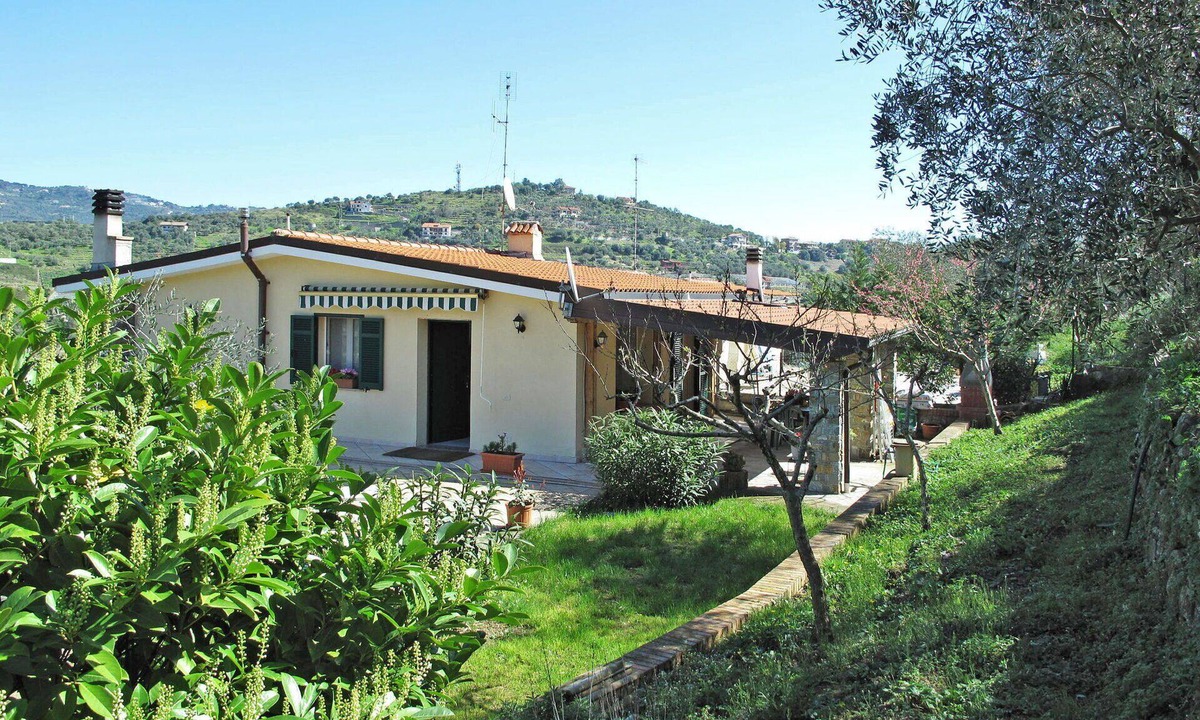 Poggi House | Stunning private villa for 4 people with terrace and pets allowed
