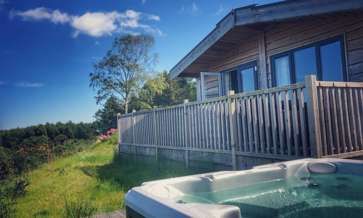 Forres Cabin | Stunning views from exclusive hot tub, idyllic, stylish and private