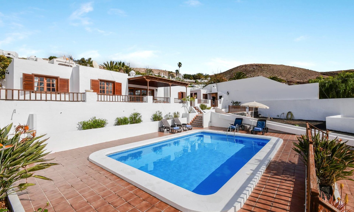 Nazaret Villa | Stunning Villa Casa Concha with Mountain View, Sea View, Wi-Fi, Garden