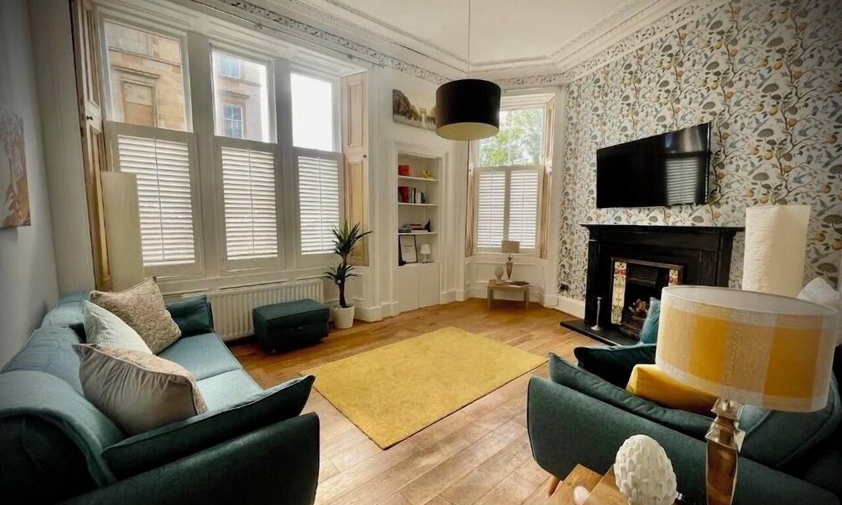 Glasgow Westend Apartment | Stunning West End Flat!