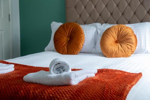 Motherwell Apartment | Stylish 2-Bedroom Apartment in Motherwell I Netflix, Pet Friendly & Train Access