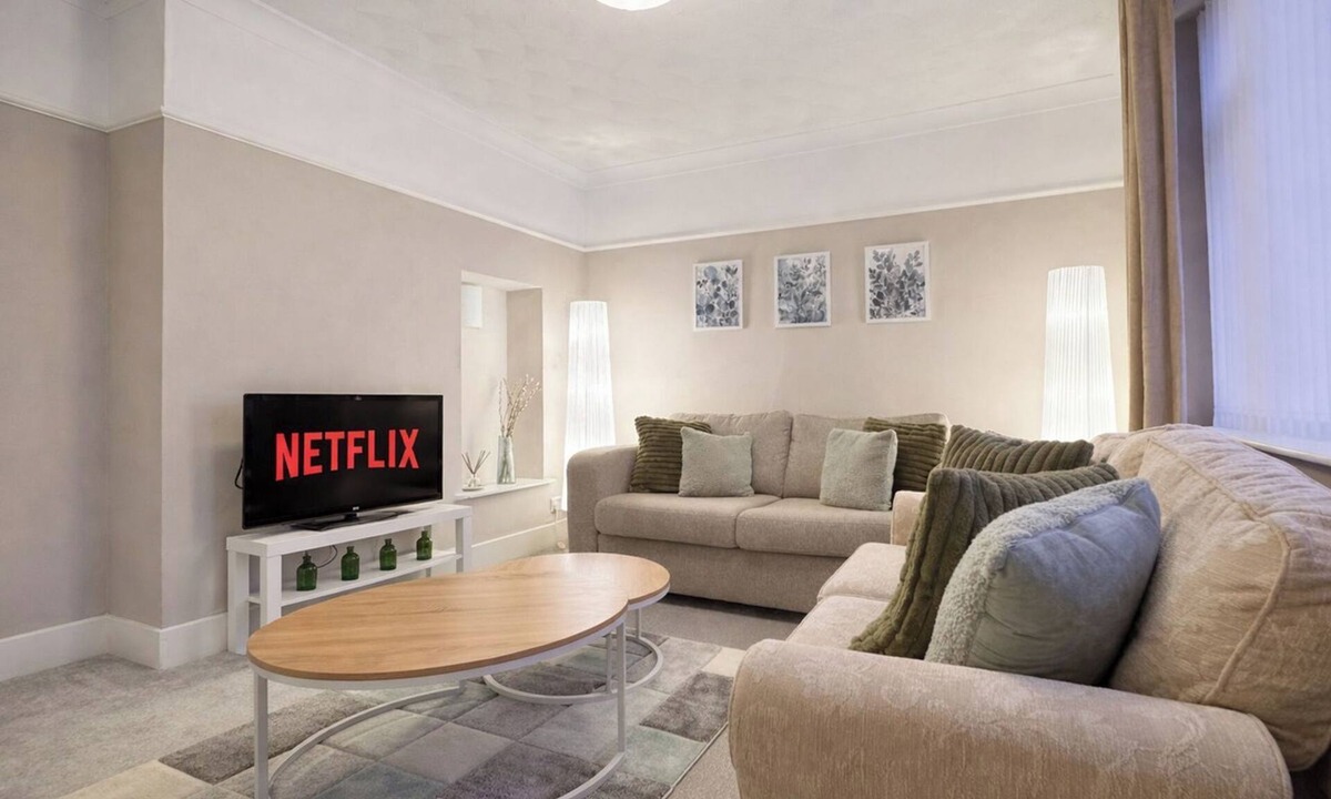 Kirk Sandall House | Stylish 2 Bedroom Home | 3 Beds | Free Parking