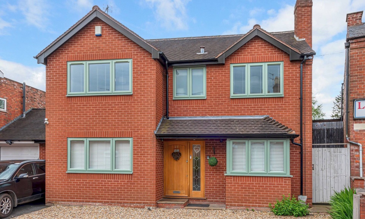 Tettenhall House | Stylish Family Retreat by Tettenhall Green - Pass the Keys