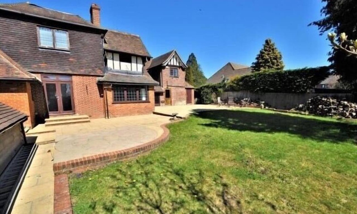 Willesborough House | Summerhill Manor Retreat - 7 Bedroom House