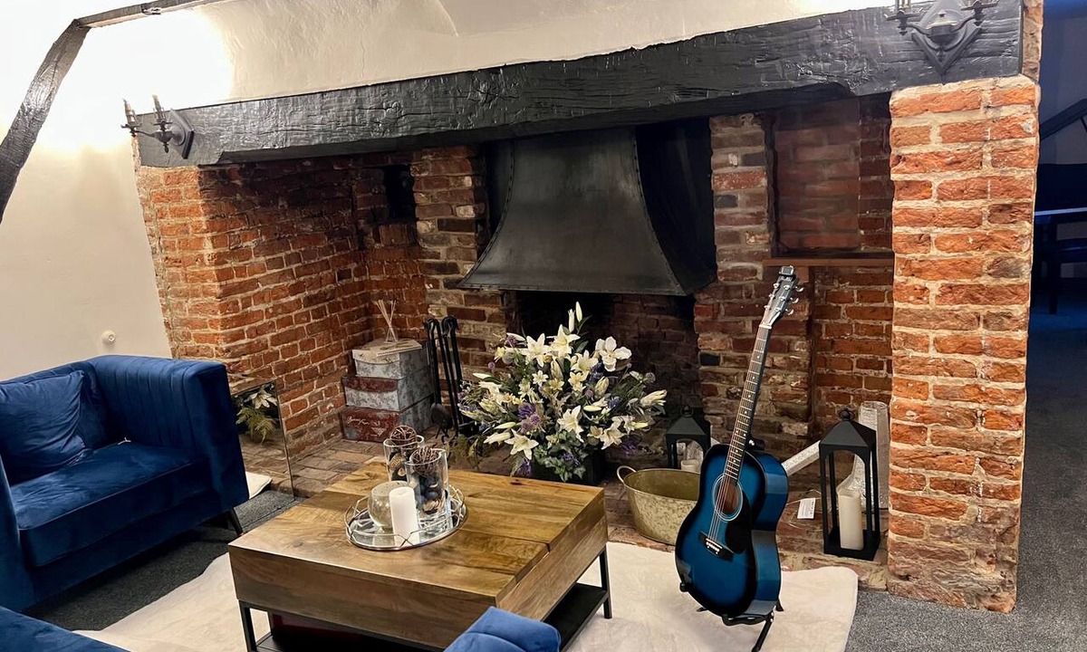 Willesborough House | Summerhill Manor Retreat - 7 Bedroom House