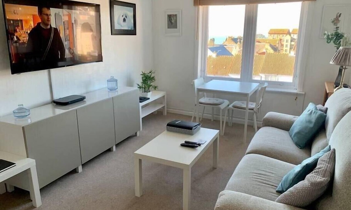 Dysart Condo | Superb One Bedroom Getaway in Dysart Kirkcaldy
