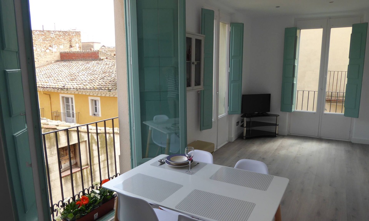 Figueres Condo | Supercéntrico apartment, bright and pedestrian mall