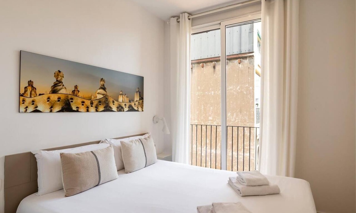 L'Antiga Esquerra de l'Eixample Apartment | SUPERIOR 4 BEDROOM APARTMENT