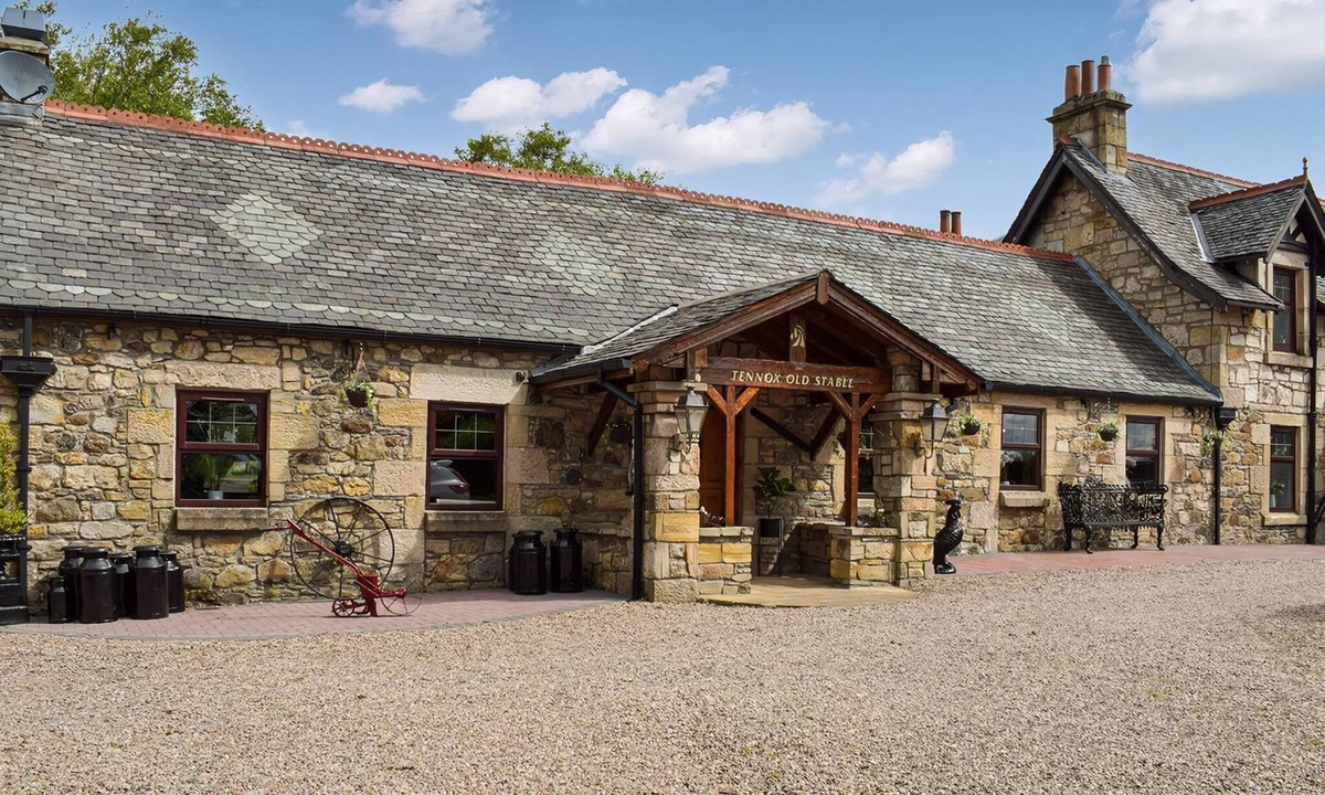 Kilbirnie Cottage | Tennox Stables - UK39975