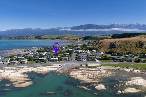 South Bay House | The Bach - Kaikoura Holiday Home