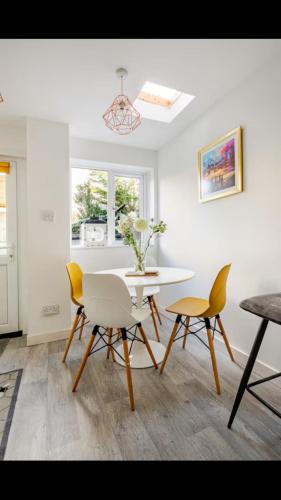 Largs Apartment | The Bonnie Stay Garden Apartment