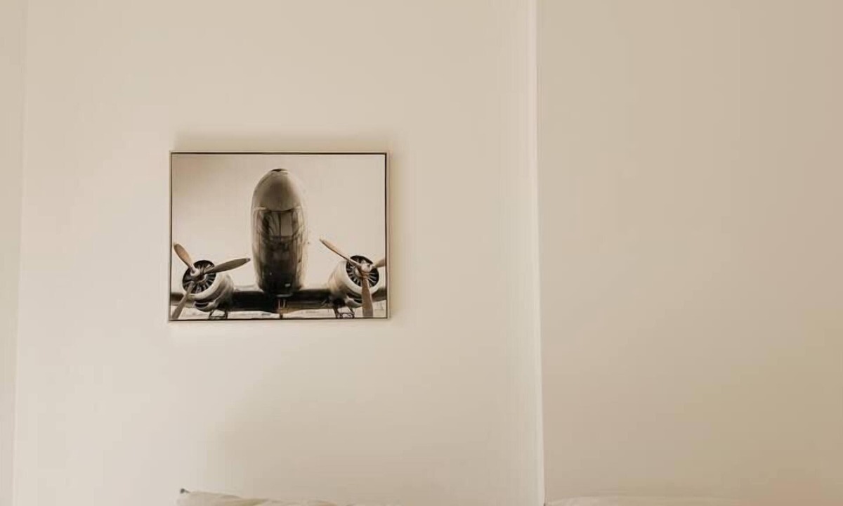 Woodstock Apartment | The Charlotte King Bed Downtown Woodstock