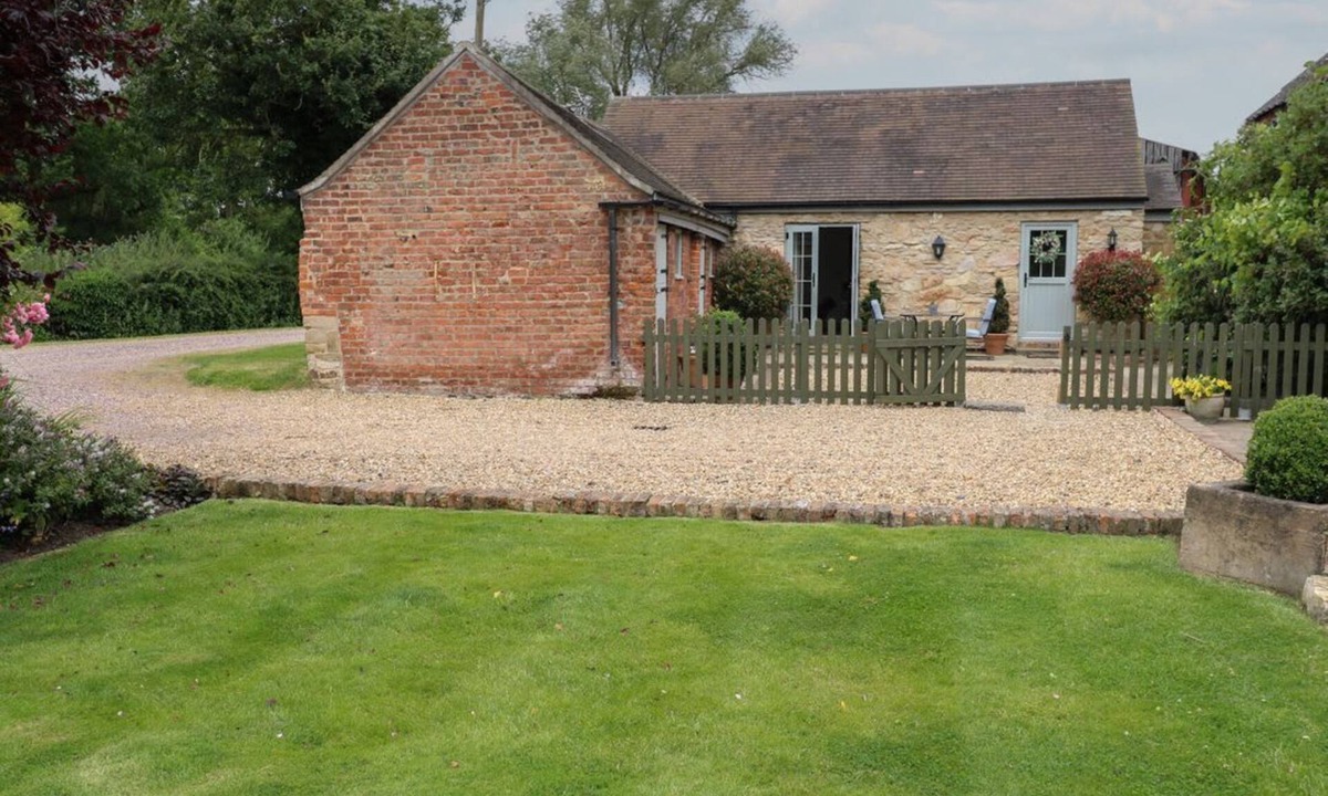 Stainforth House | The Cow Shed at Pear Tree Farm Retreat