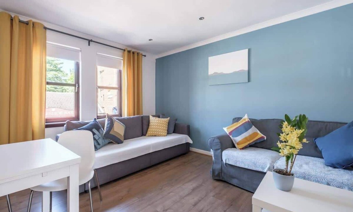 Uddingston Condo | The Douglas - 2 Bed Apartment in Uddingston.