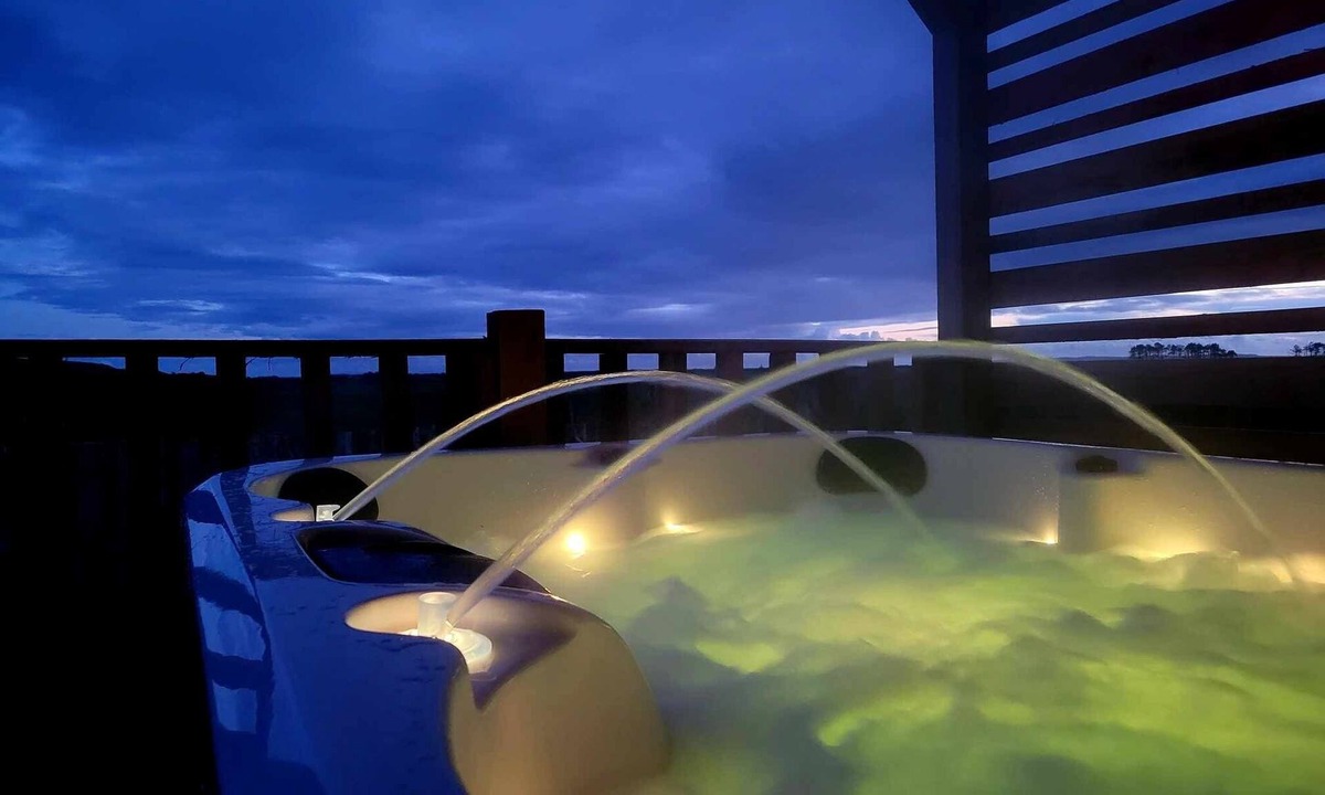 Newton Stewart Cabin | The Galloway Steading-The Herons Nest cabin with Hot Tub couples/families