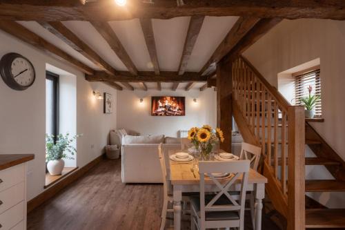 Willesborough House | The Granary Smeeth