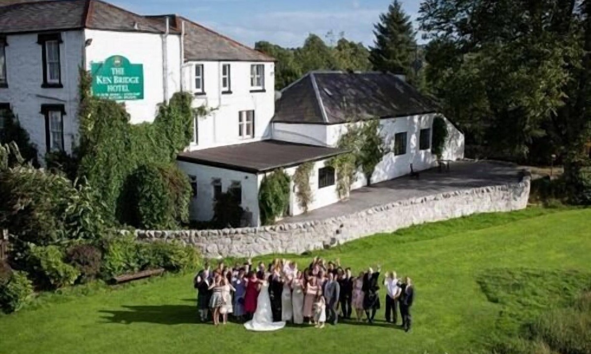 Saint John's Town of Dalry Bed & Breakfast | The Kenbridge Hotel